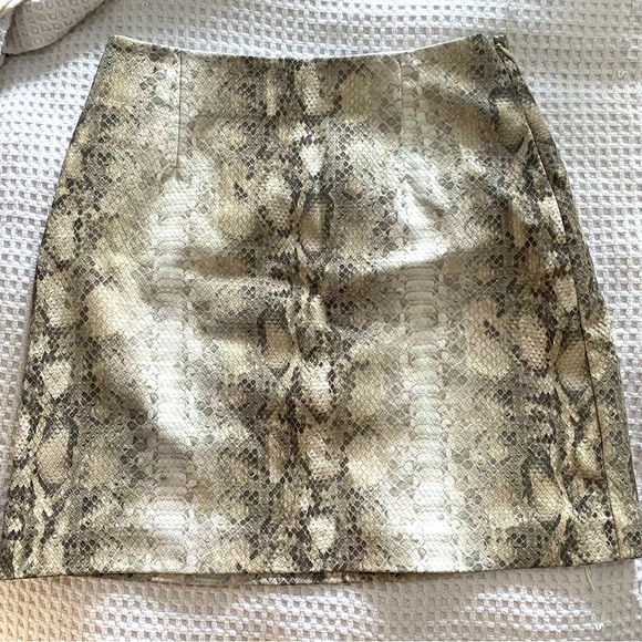 Snakeskin skirt - Picture 1 of 2